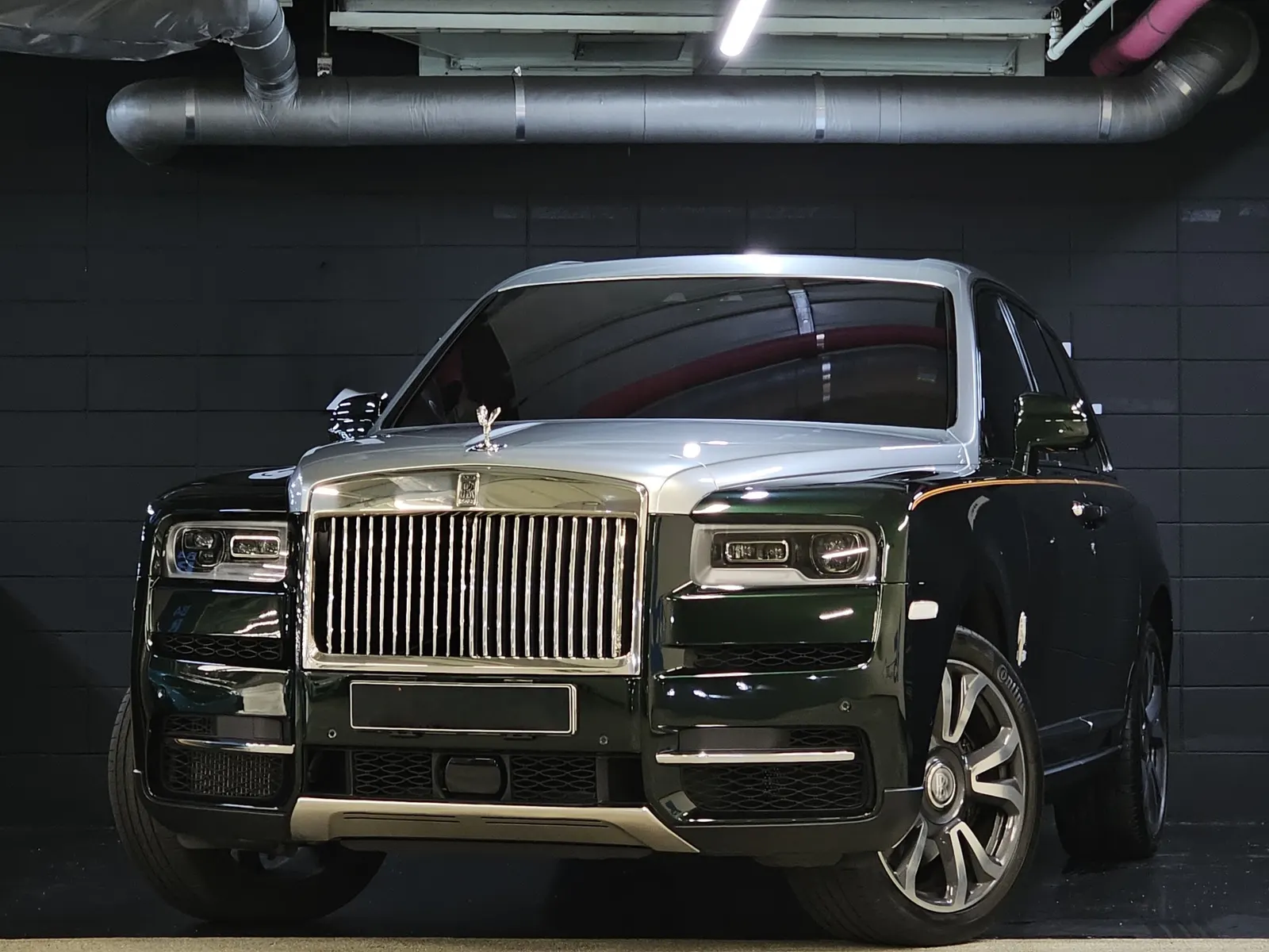Rolls-Royce Cullinan 6.7 V12 2024 — photo 1 sur 26