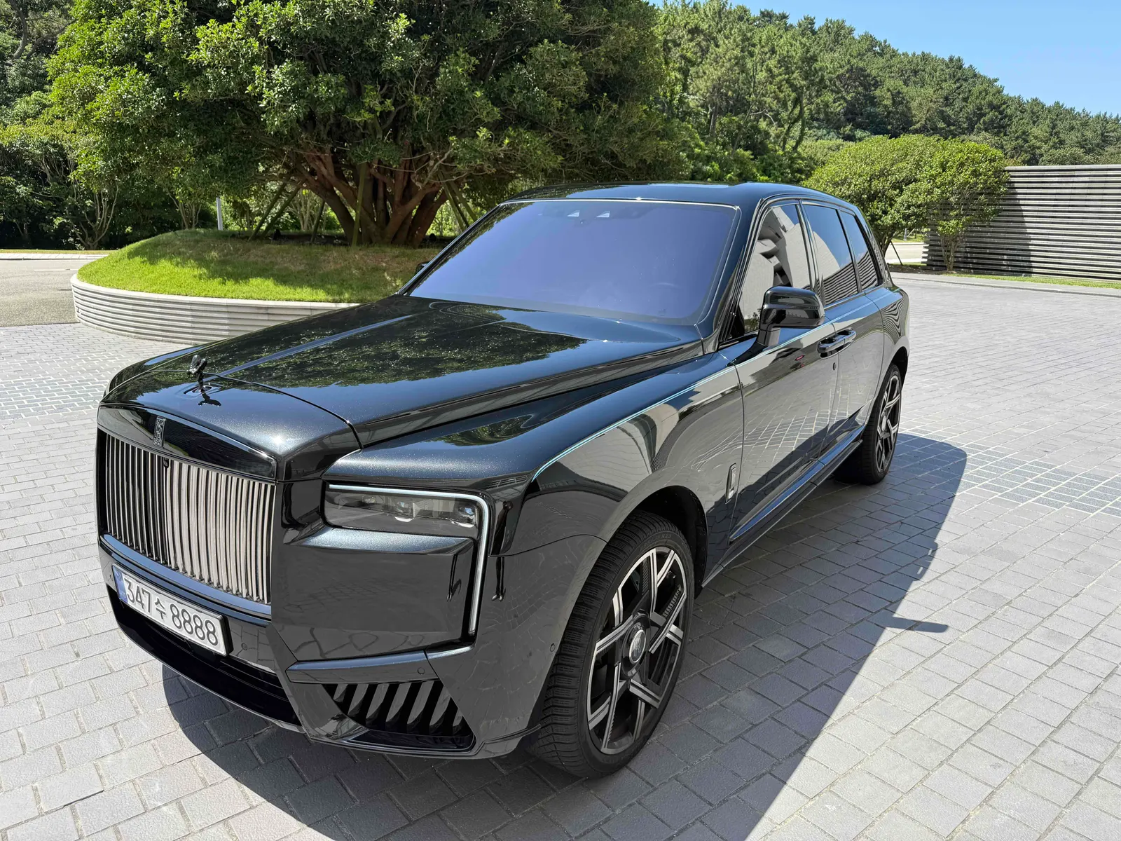Rolls-Royce Cullinan 6.7 V12 Black Badge 2023 — photo 1 sur 25