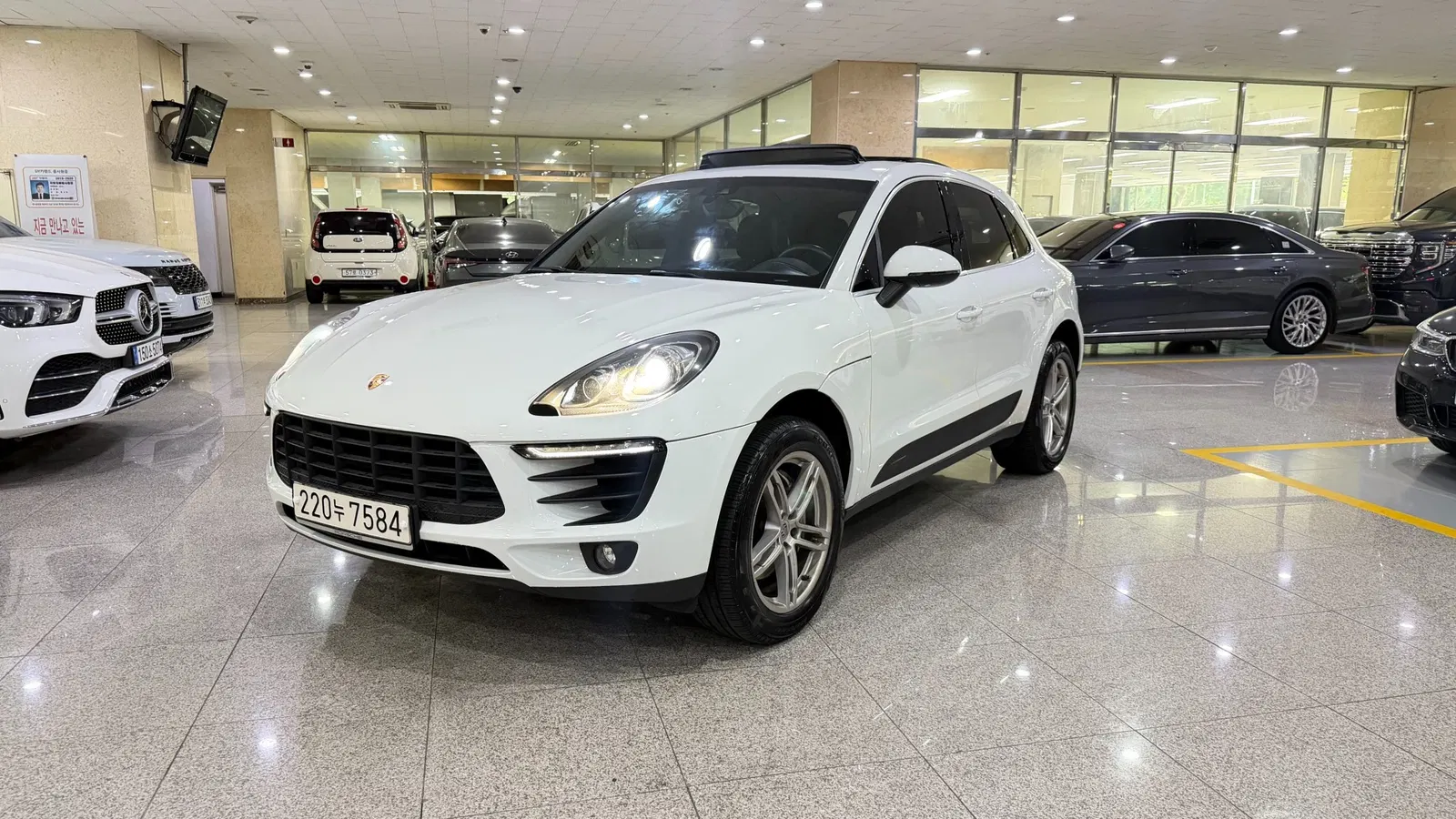 Porsche Macan 3.0 S 2017 — photo 1 sur 26