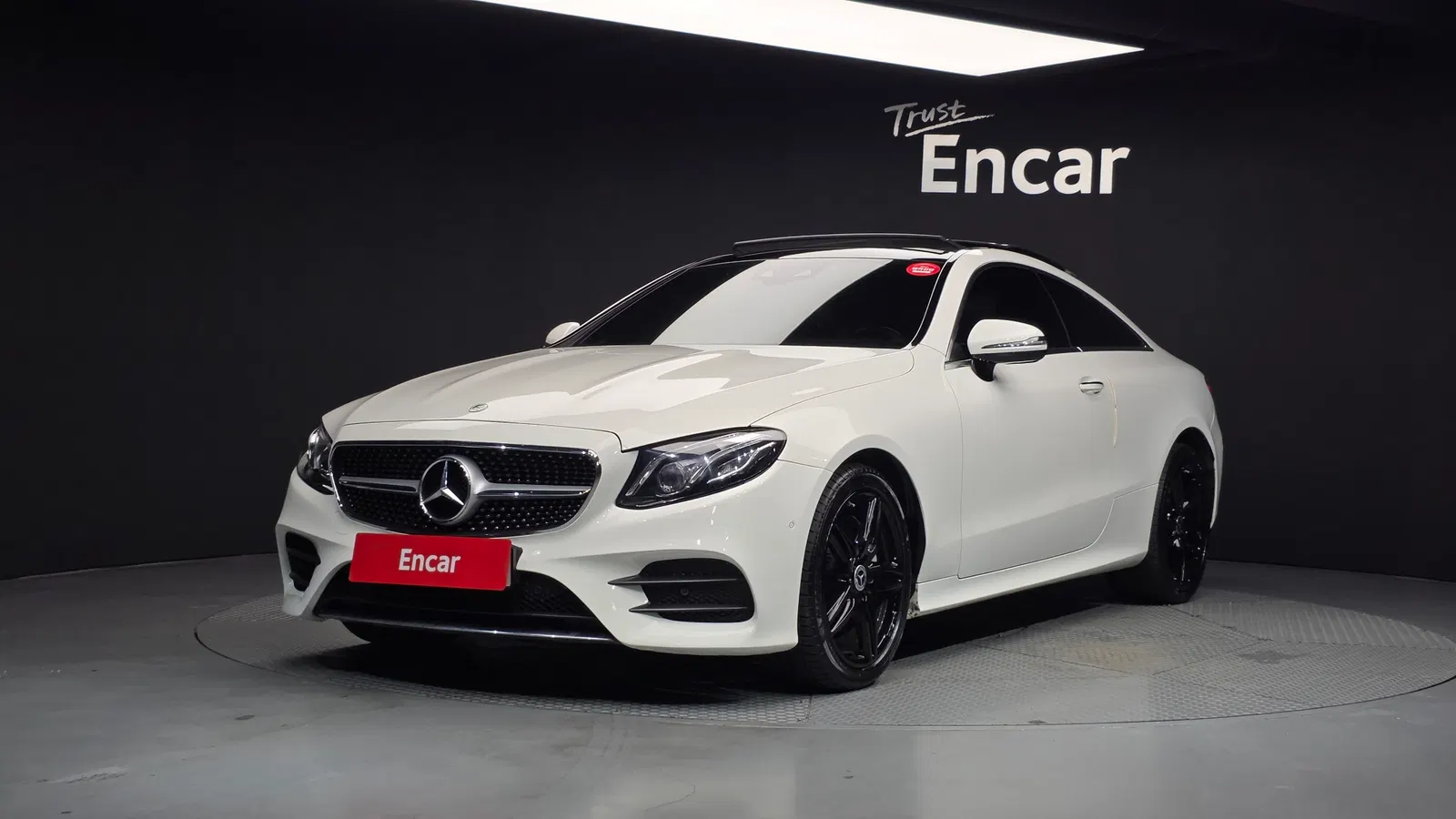 Mercedes-Benz Classe E E220d Coupé (W213) 2019 — photo 1 sur 26
