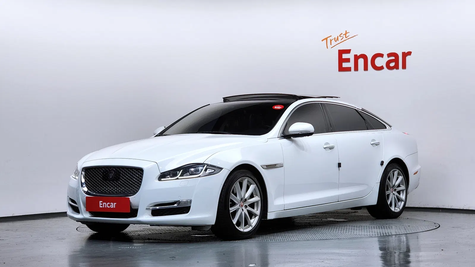 Jaguar All New XJ 3.0D Premium Luxury LWB 2016 — photo 1 sur 20