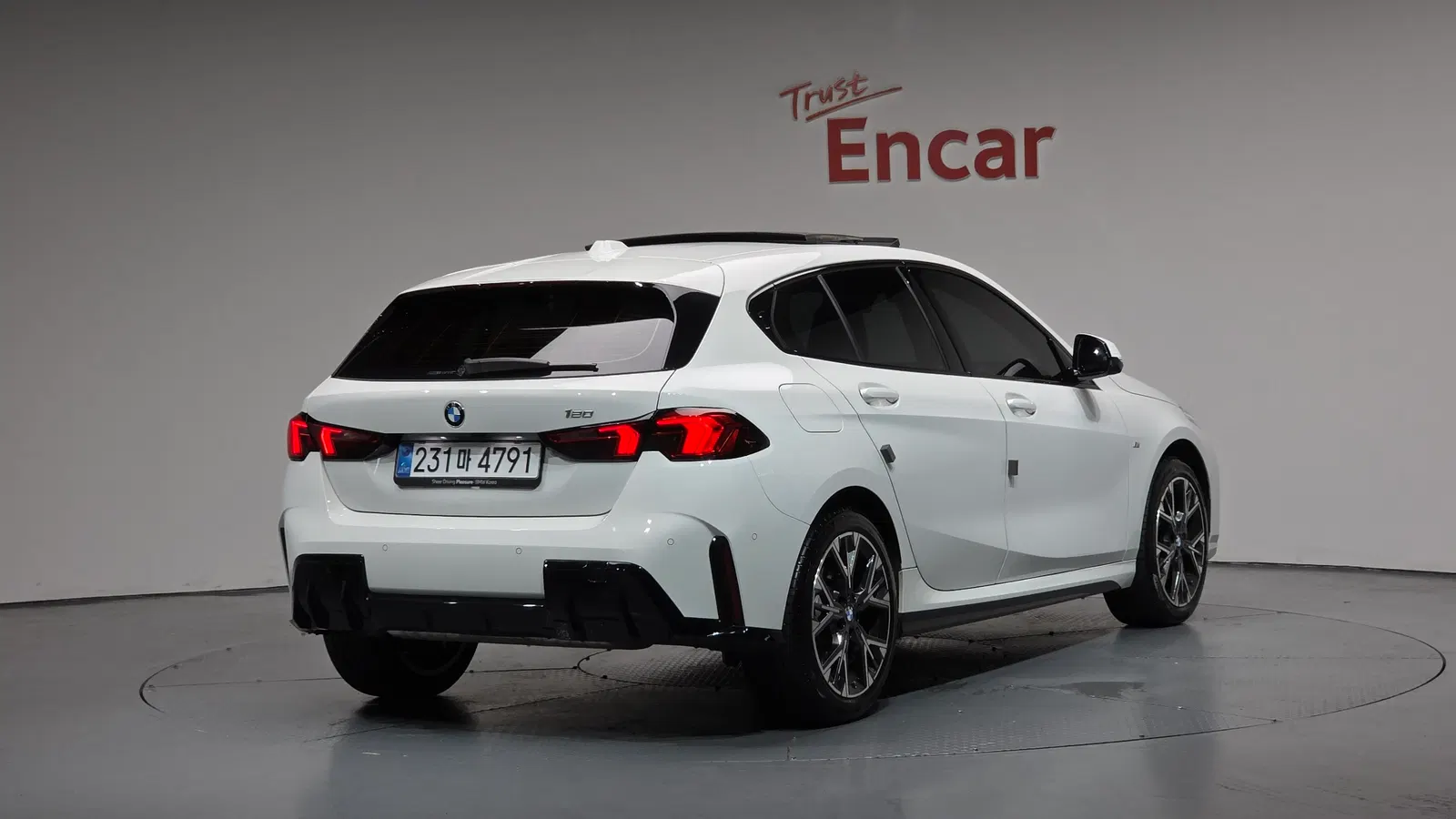 BMW Série 1 (F70) 120 M Sport 2025 — photo 1 sur 39