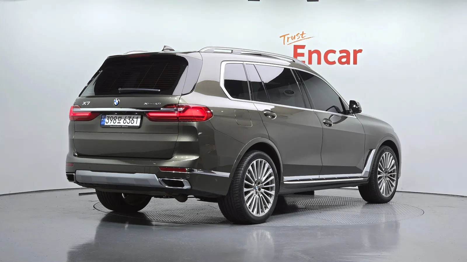 BMW X7 (G07) xDrive 40i Design Pure Excellence 7 places 2022 — photo 1 sur 36