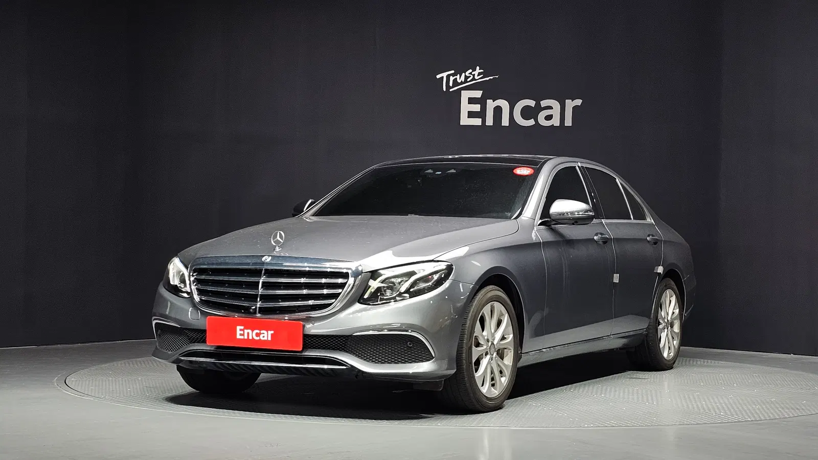 Mercedes-Benz Classe E E300 Exclusive (W213) 2017 — photo 1 sur 20