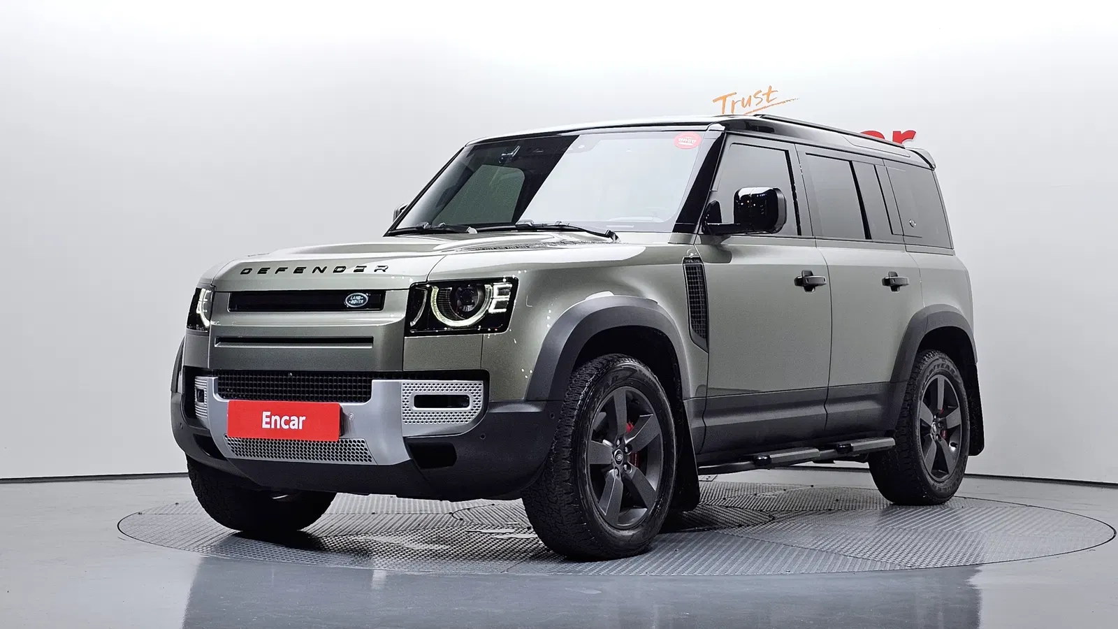 Land Rover Defender (L663) 110 D250 SE 2023 — photo 1 sur 37