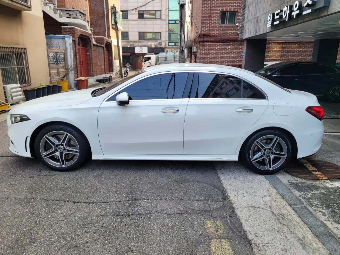 Mercedes-Benz Classe A A250 4MATIC Berline (W177) 2020 — photo 1 sur 8