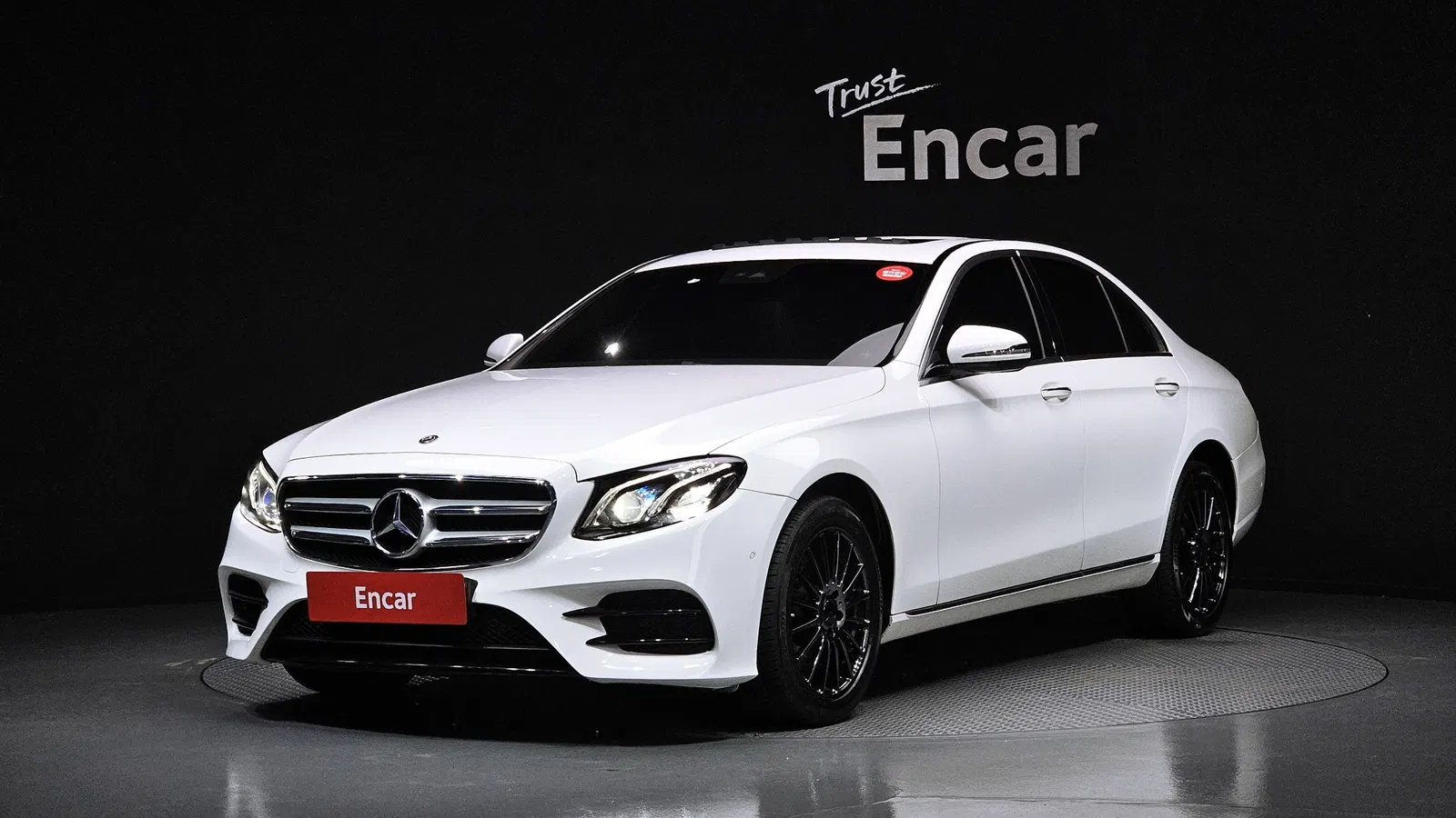 Mercedes-Benz Classe E E220d Avantgarde (W213) 2019 — photo 1 sur 20