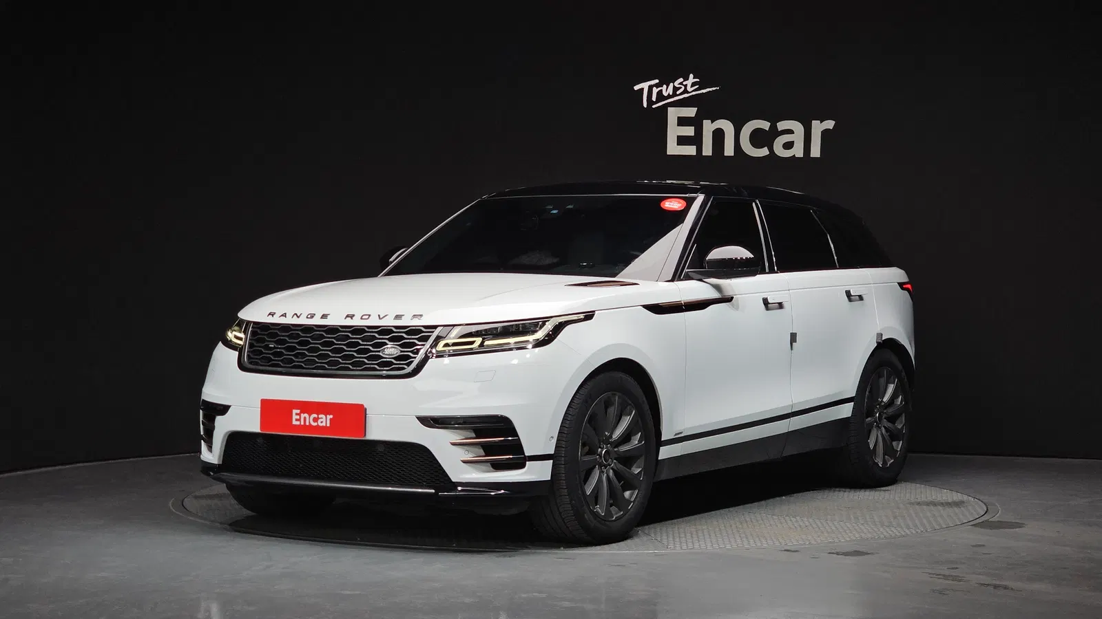 Land Rover Range Rover Velar 3.0 D300 R-Dynamic SE 2018 — photo 1 sur 32