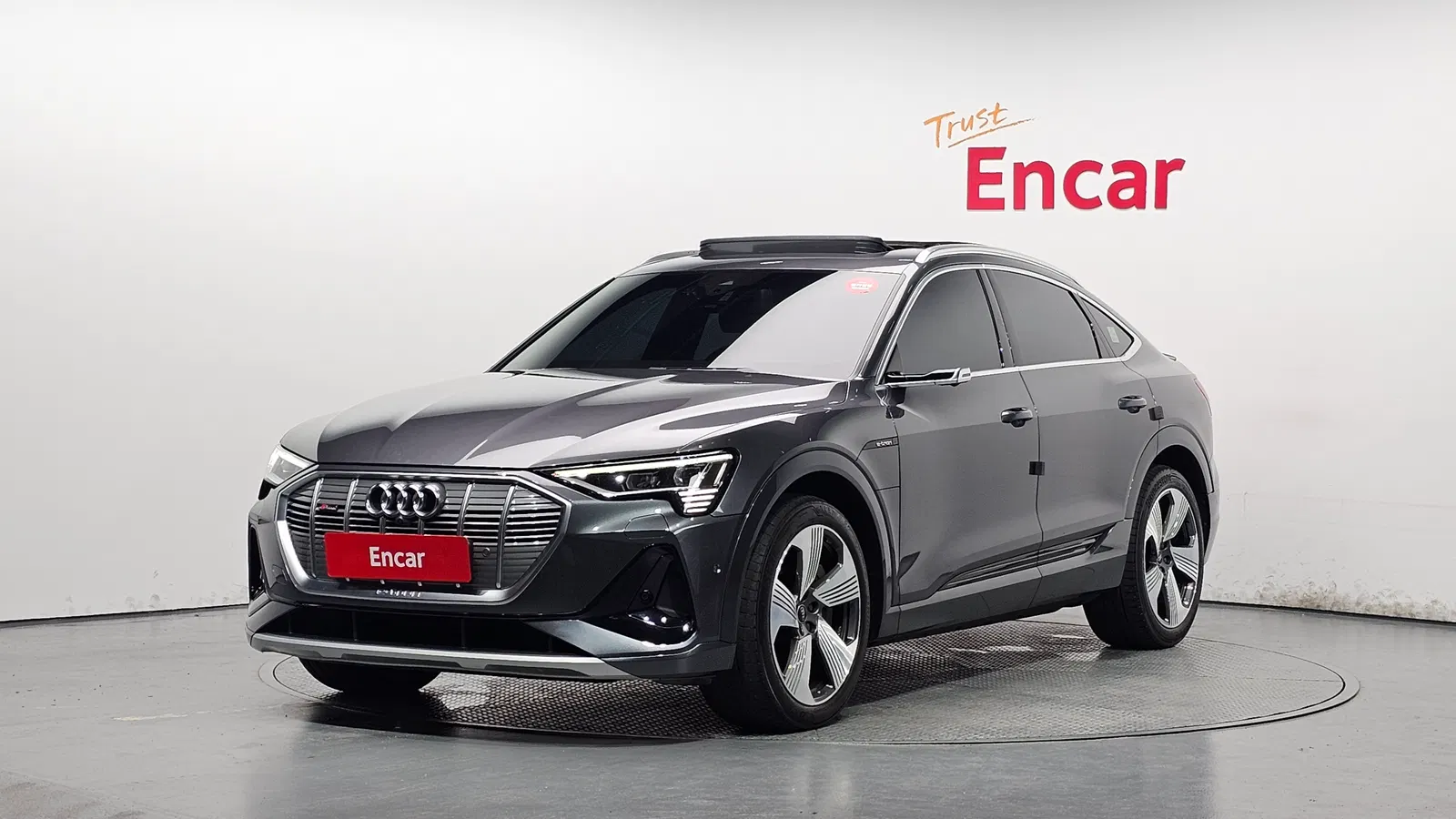 Audi e-tron 55 Quattro Sportback 2022 — photo 1 sur 33