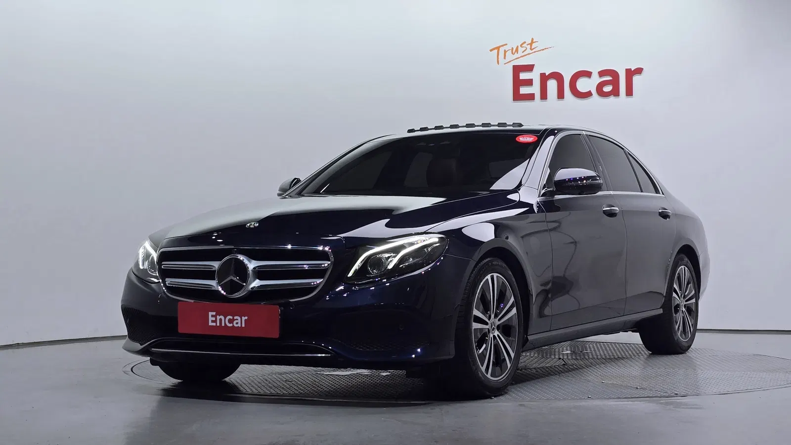 Mercedes-Benz Classe E E300 Avantgarde (W213) 2020 — photo 1 sur 32