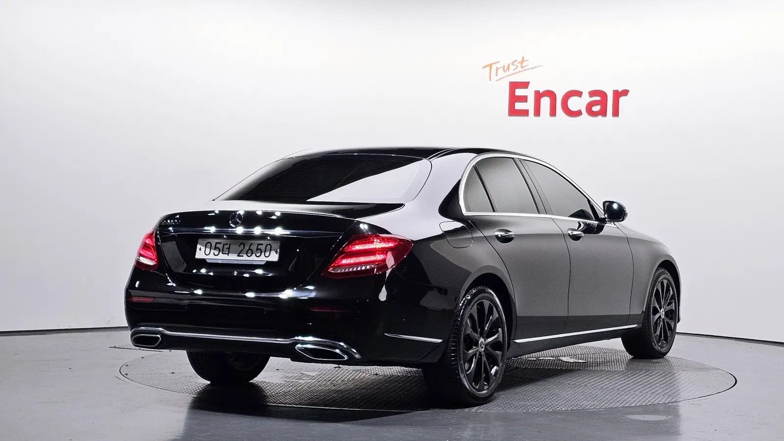 Mercedes-Benz Classe E E220d Exclusive (W213) 2019 — photo 1 sur 37