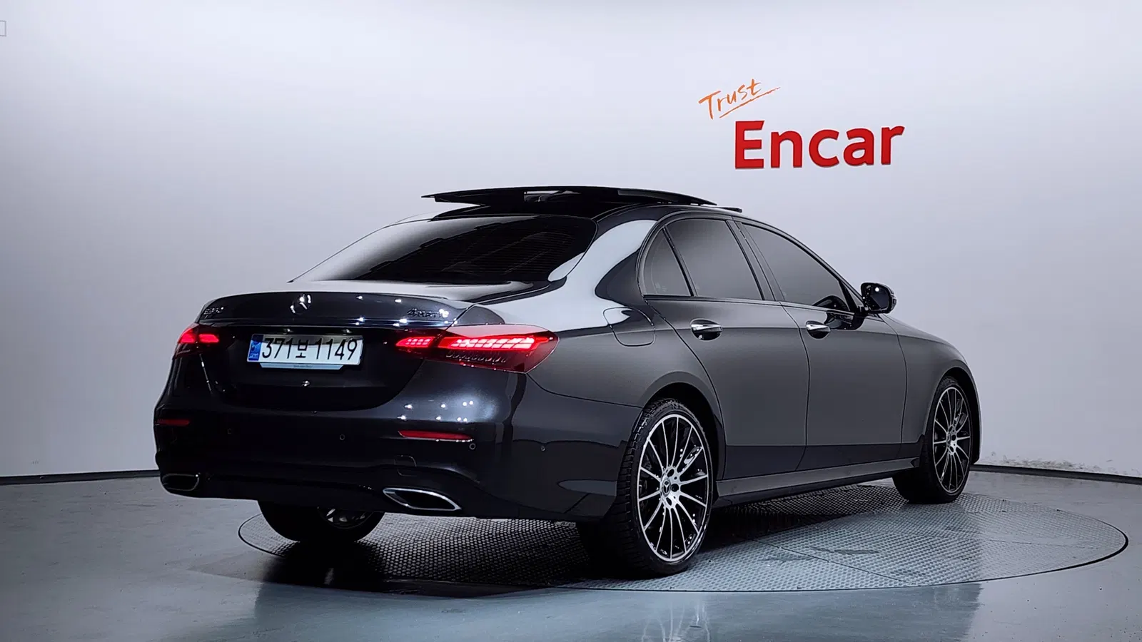 Mercedes-Benz Classe E AMG Line · E350 4MATIC (W213) 2023 — photo 1 sur 35
