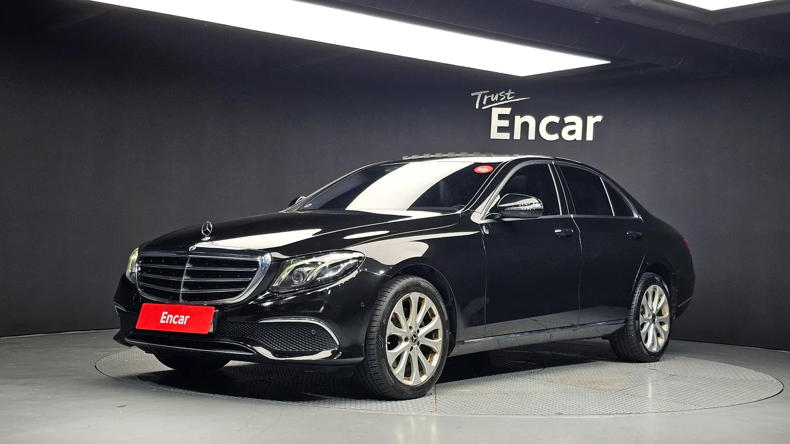 Mercedes-Benz Classe E E220d 4MATIC Exclusive (W213) 2017 — photo 1 sur 20