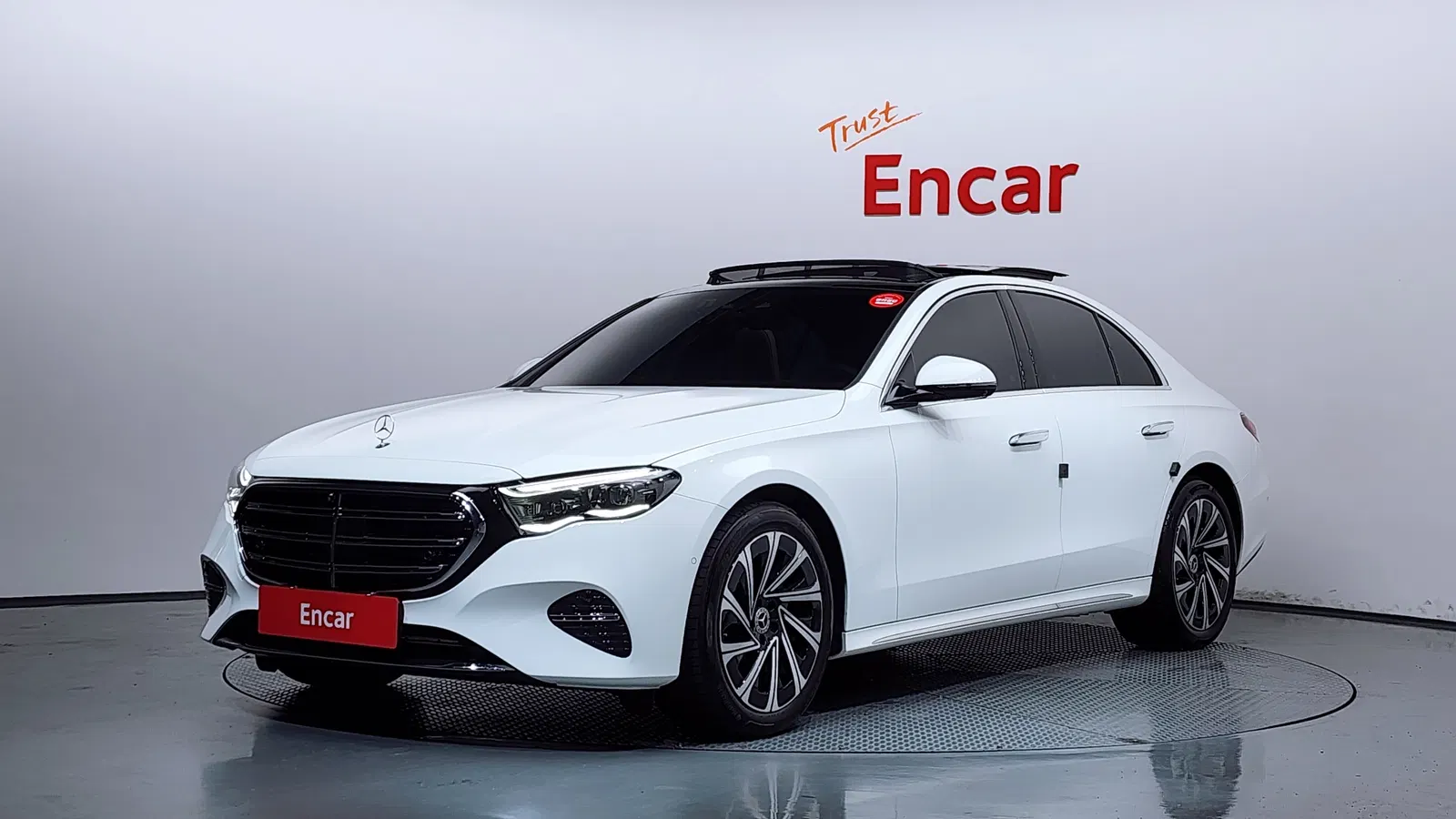 Mercedes-Benz Classe E E300 4MATIC Exclusive (W214) 2024 — photo 1 sur 33