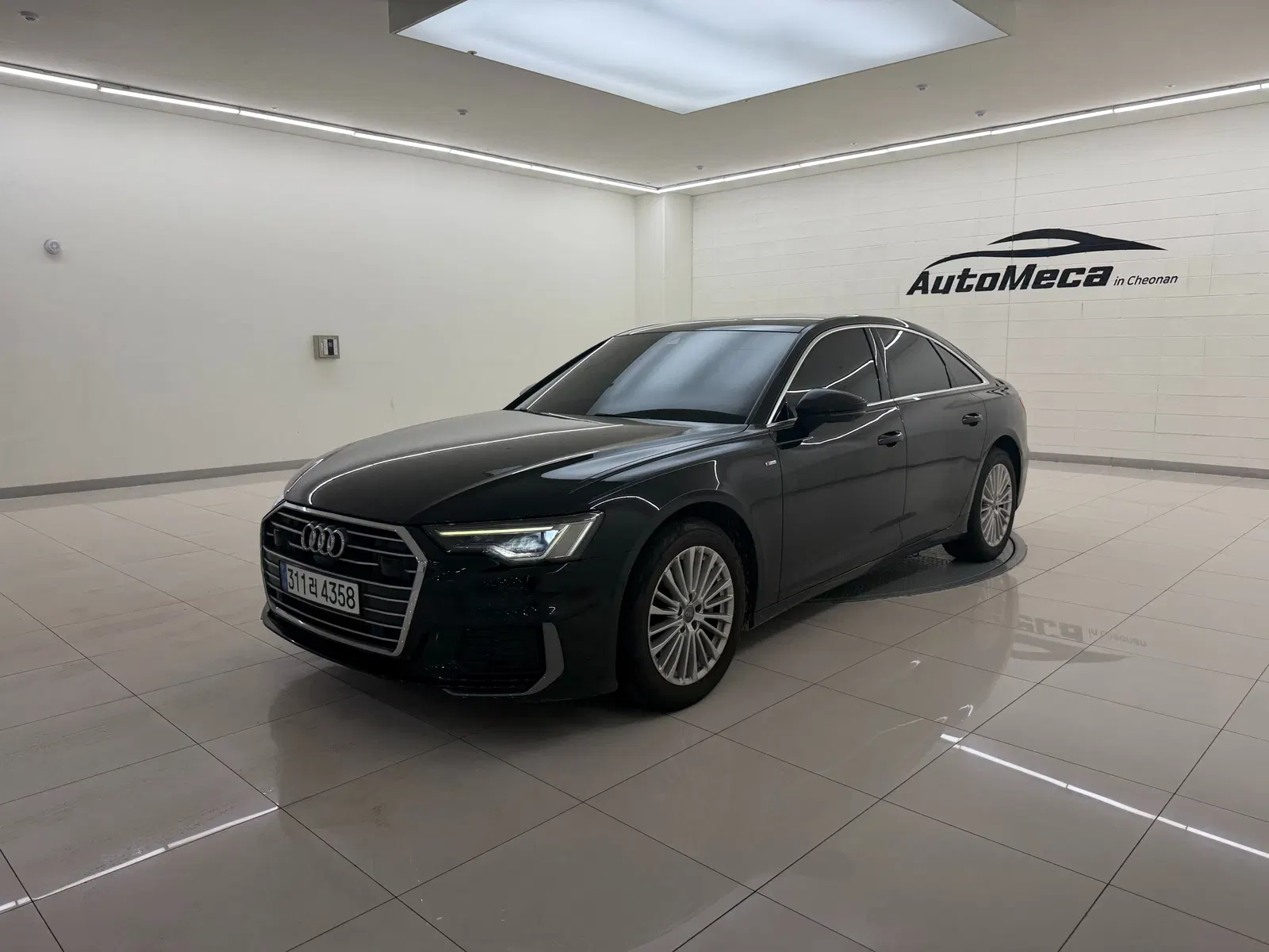 Audi A6 (C8) 45 TFSI Premium 2021 — photo 1 sur 17