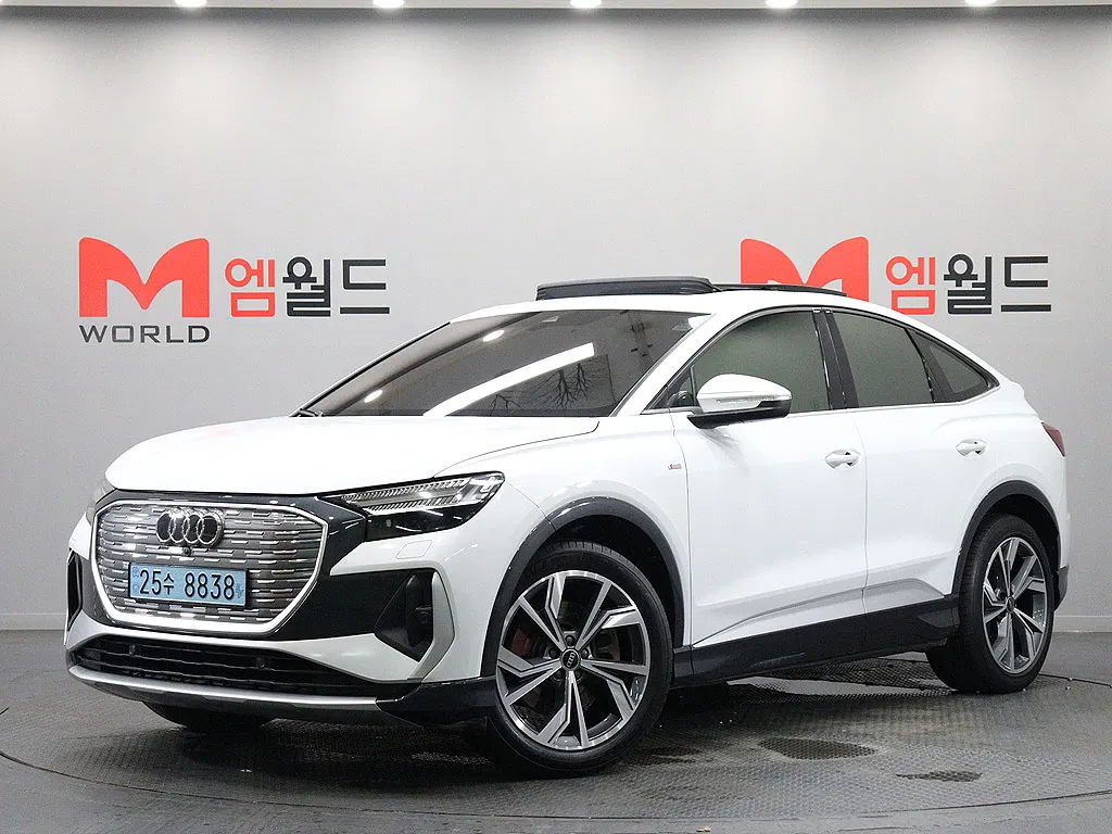 Audi Q4 e-tron (F4) 40 Premium Sportback 2023 — photo 1 sur 26