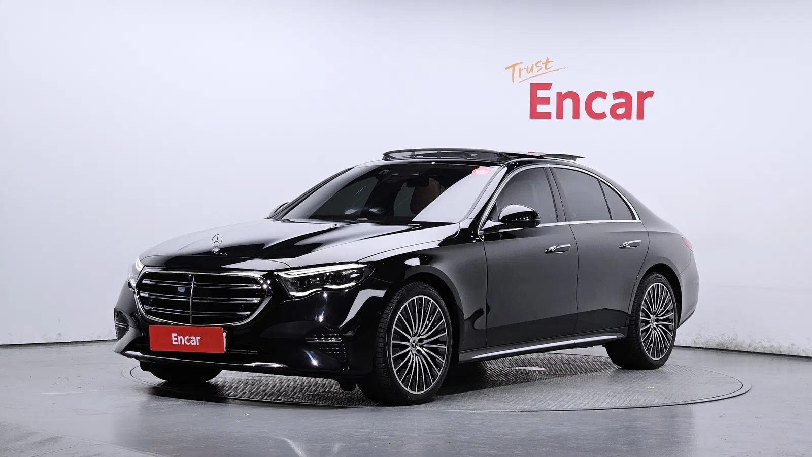 Mercedes-Benz Classe E E450 4MATIC (W214) 2024 — photo 1 sur 33