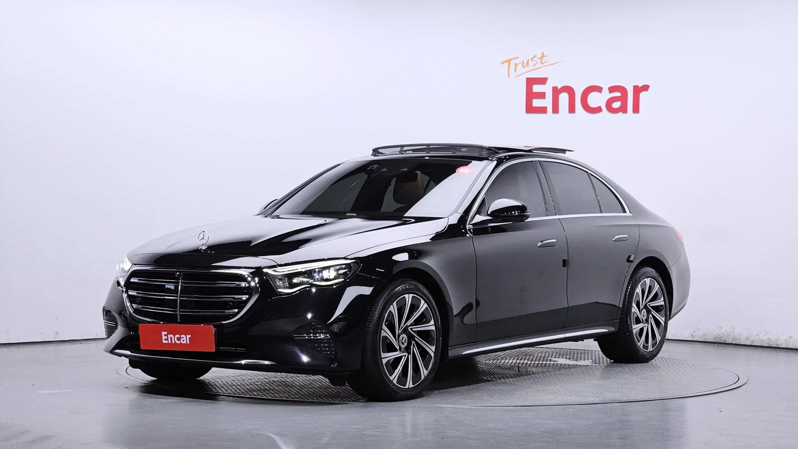 Mercedes-Benz Classe E E300 4MATIC Exclusive (W214) 2024 — photo 1 sur 32