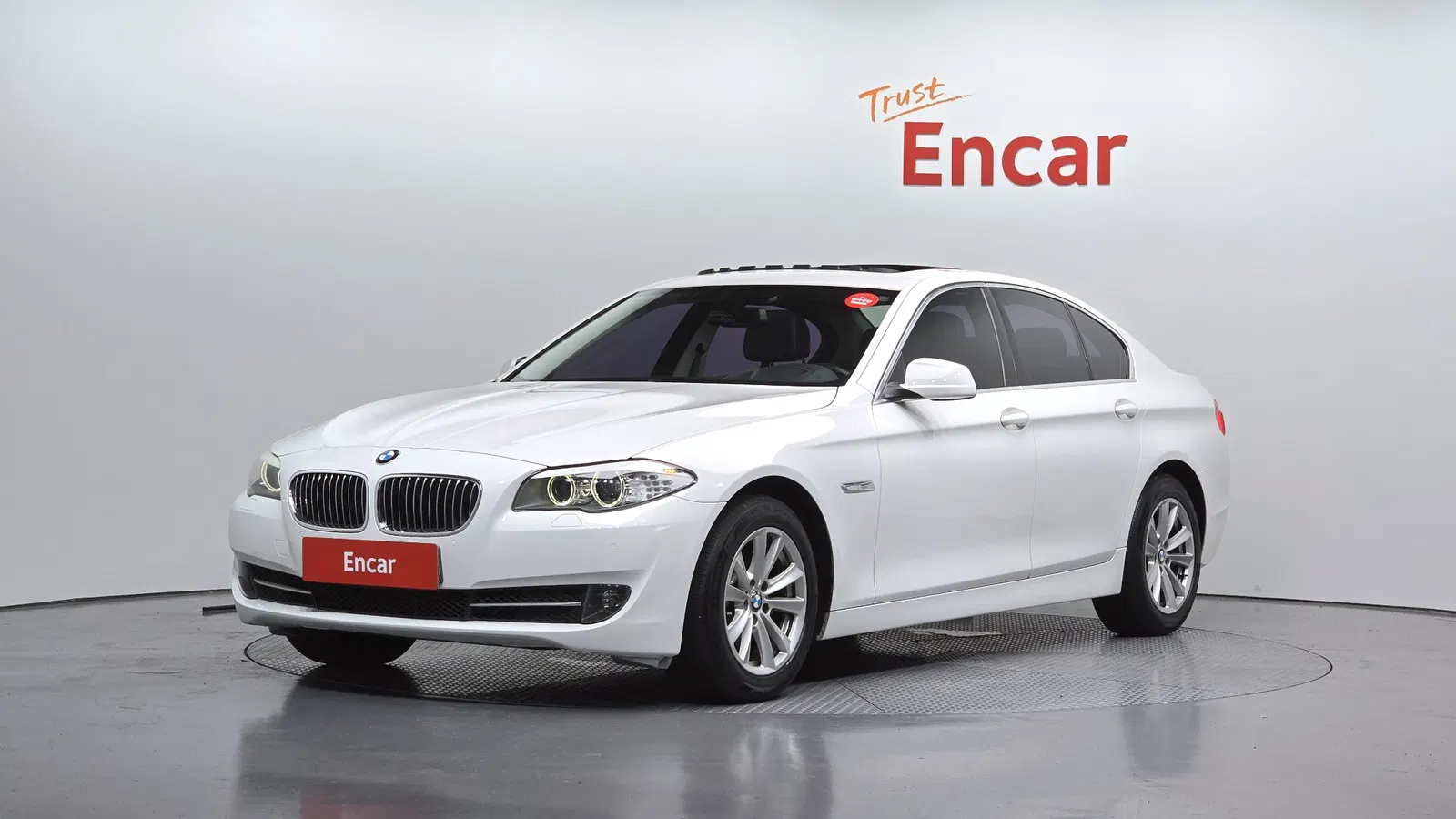 BMW Série 5 (F10) 520d 2013 — photo 1 sur 36