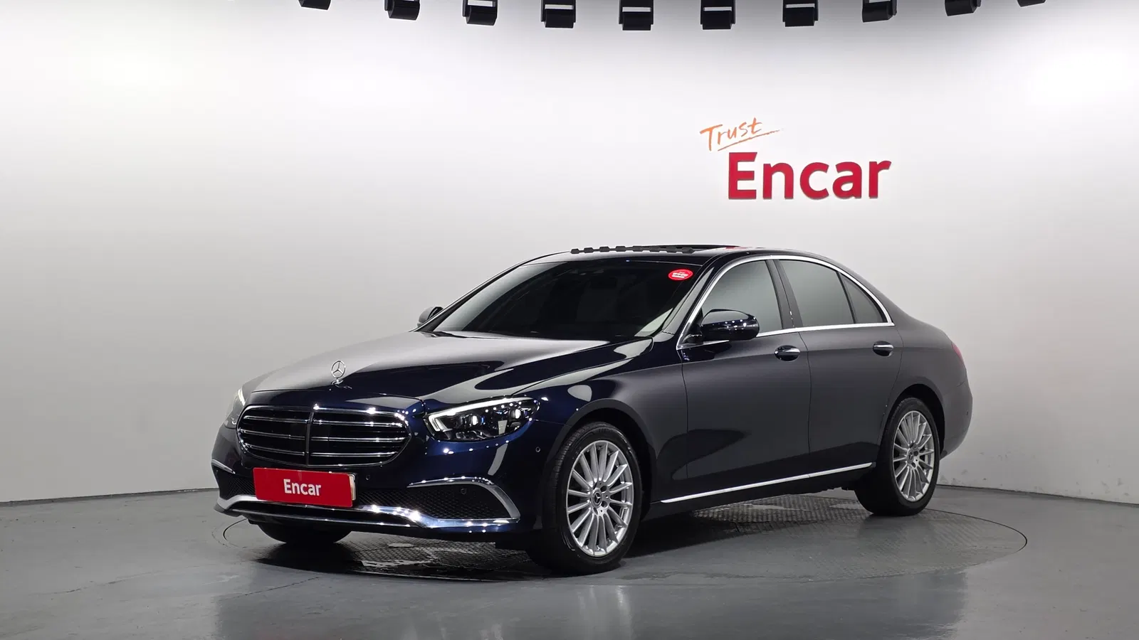 Mercedes-Benz Classe E E250 Exclusive (W213) 2021 — photo 1 sur 32