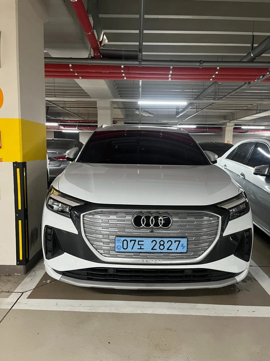 Audi Q4 e-tron (F4) 40 2022 — photo 1 sur 13