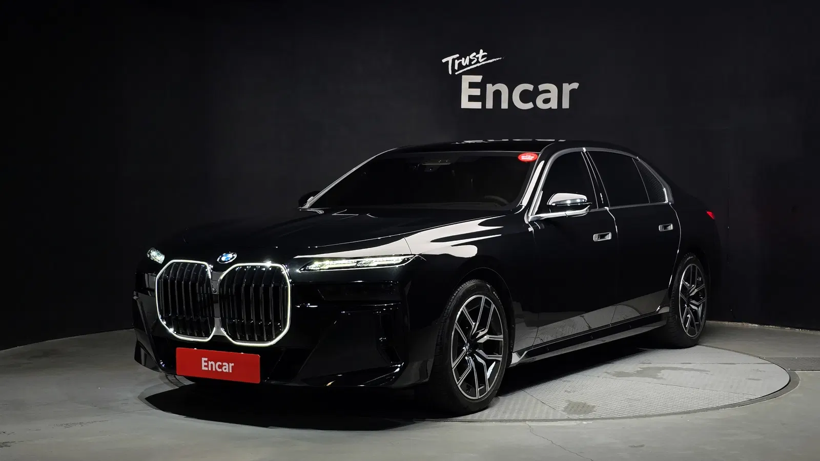 BMW Série 7 (G70) 740i xDrive M Sport 2026 — photo 1 sur 32