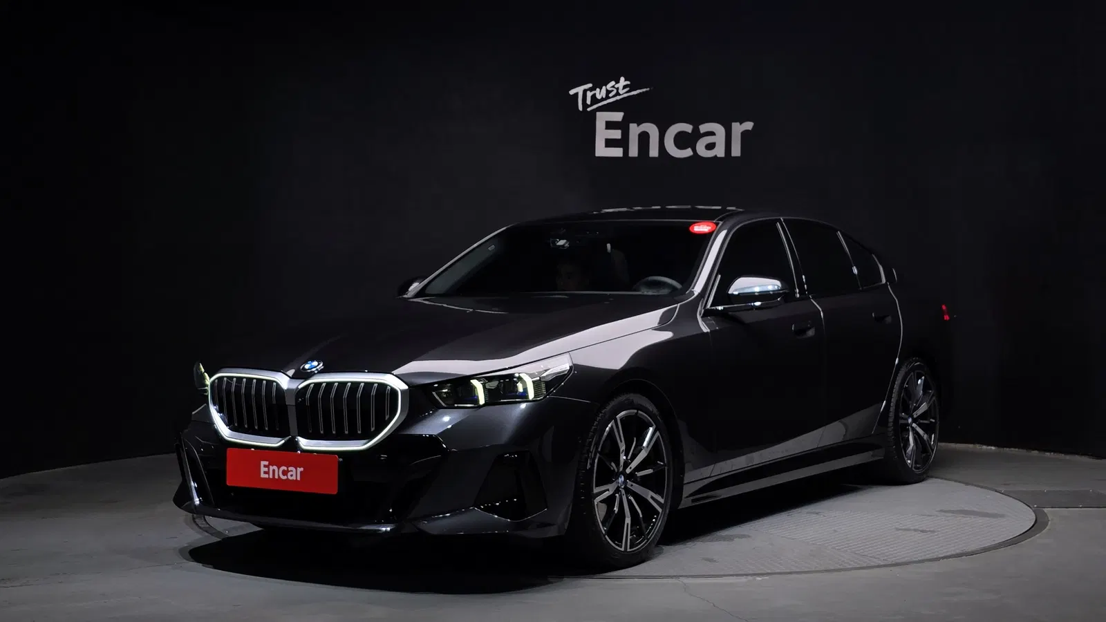 BMW Série 5 (G60) 530i xDrive M Sport 2026 — photo 1 sur 31