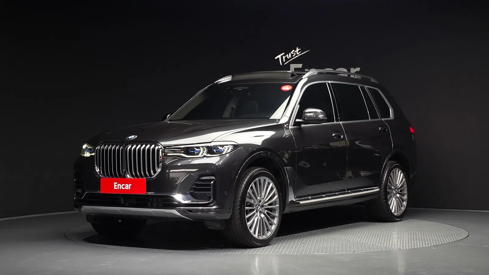 BMW X7 (G07) xDrive 40i Design Pure Excellence 6 places 2022 — photo 1 sur 32