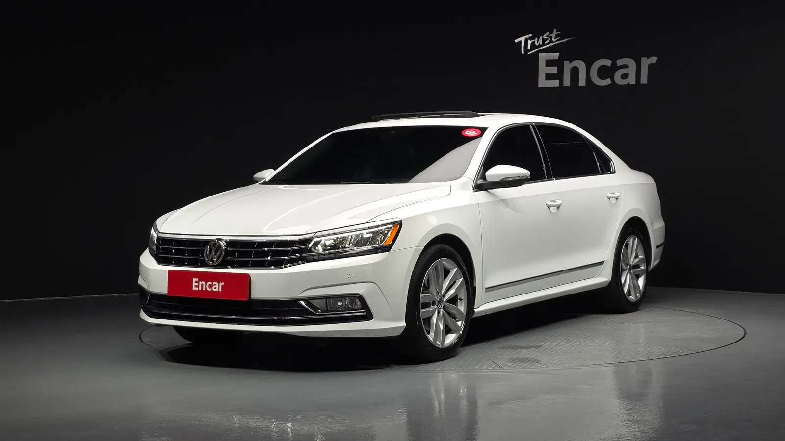 Volkswagen Passat 2.0 TSI 2018 — photo 1 sur 37
