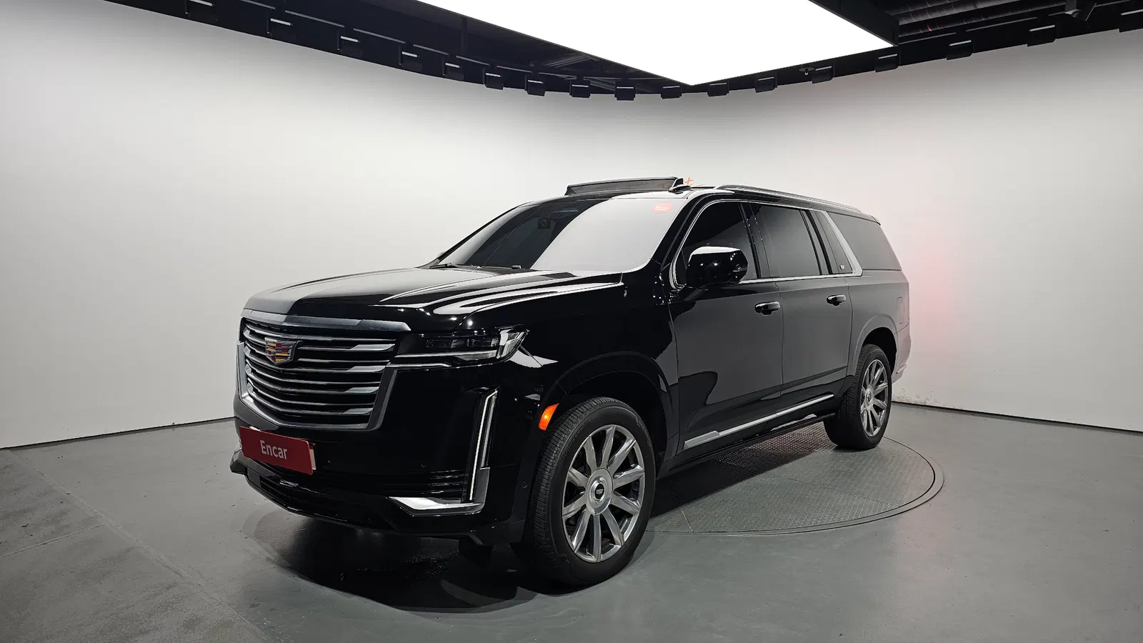 Cadillac Escalade 5e génération 6.2 ESV 2021 — photo 1 sur 46