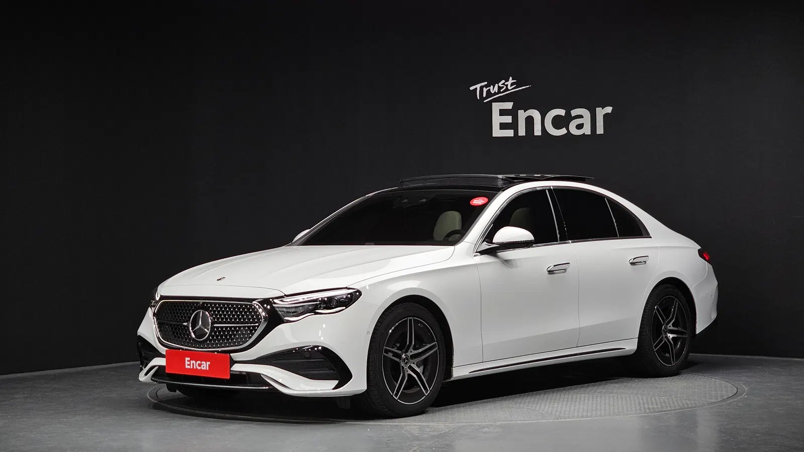 Mercedes-Benz Classe E AMG Line · E300 4MATIC (W214) 2026 — photo 1 sur 35