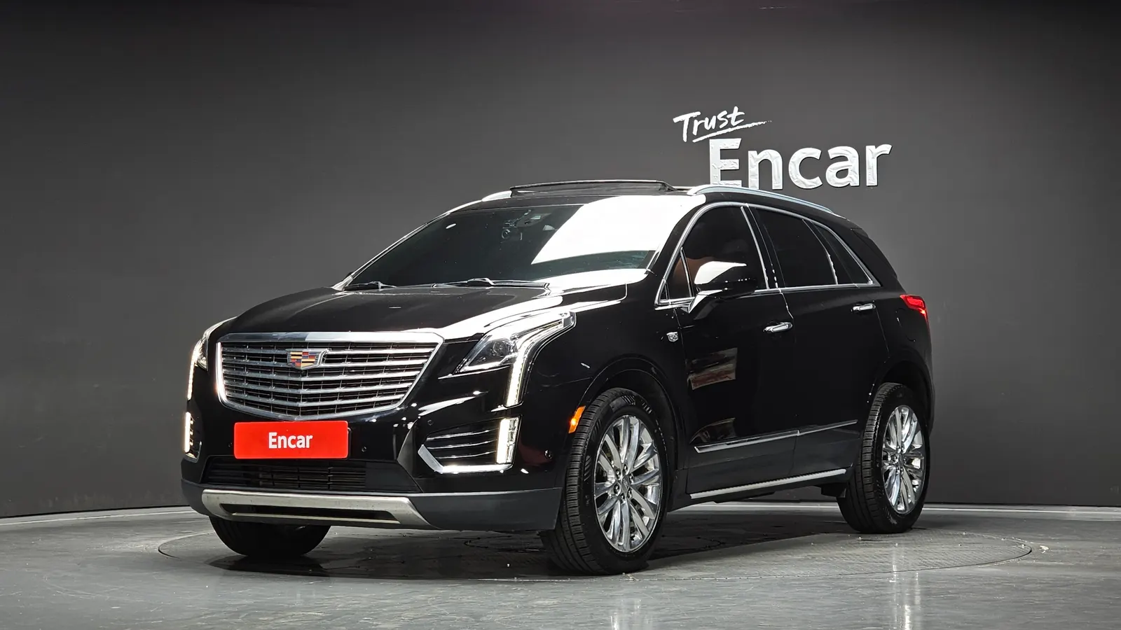 Cadillac XT5 3.6 Platinum AWD 2018 — photo 1 sur 30