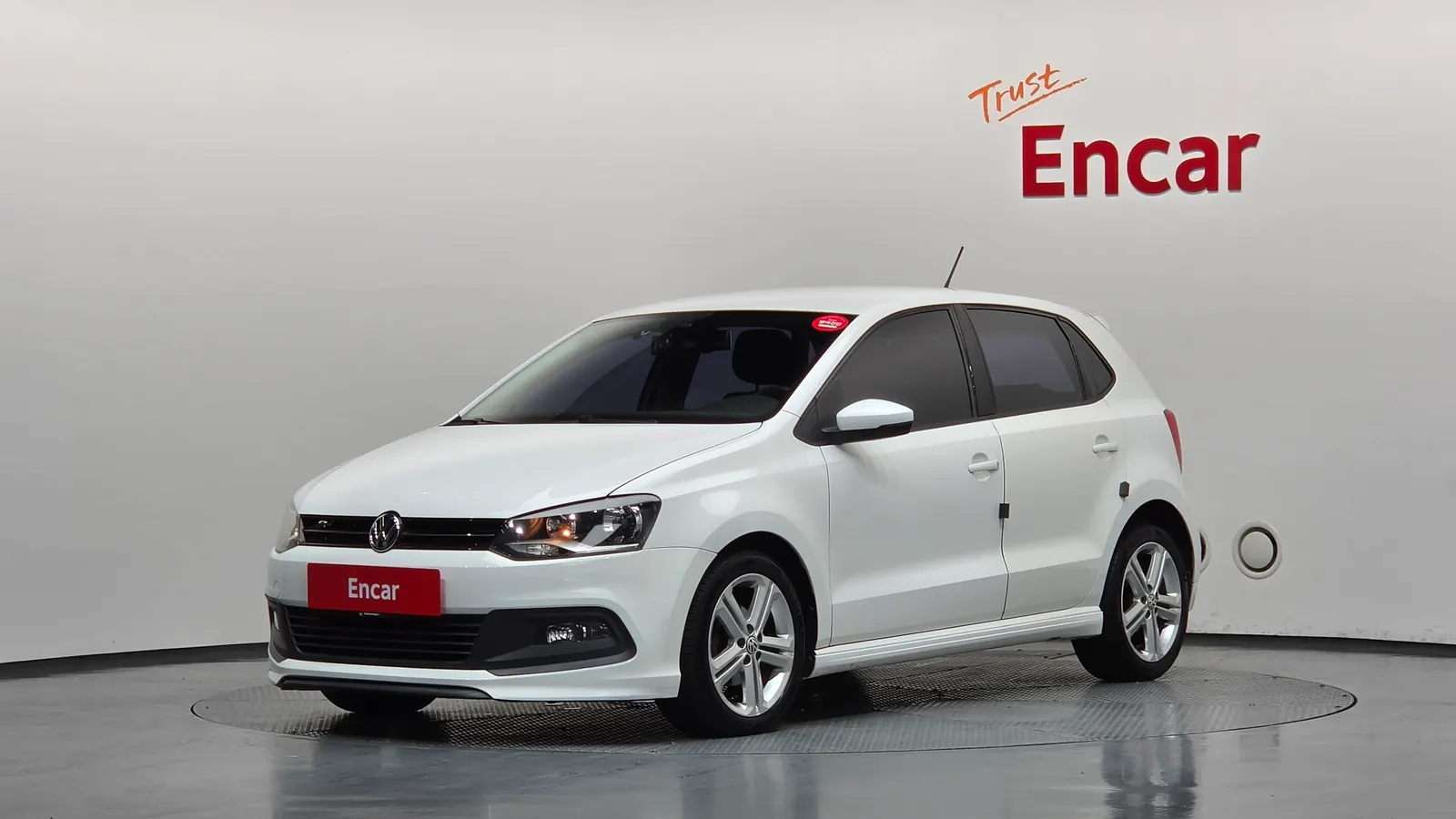 Volkswagen Polo 1.6 TDI R-Line 2014 — photo 1 sur 20