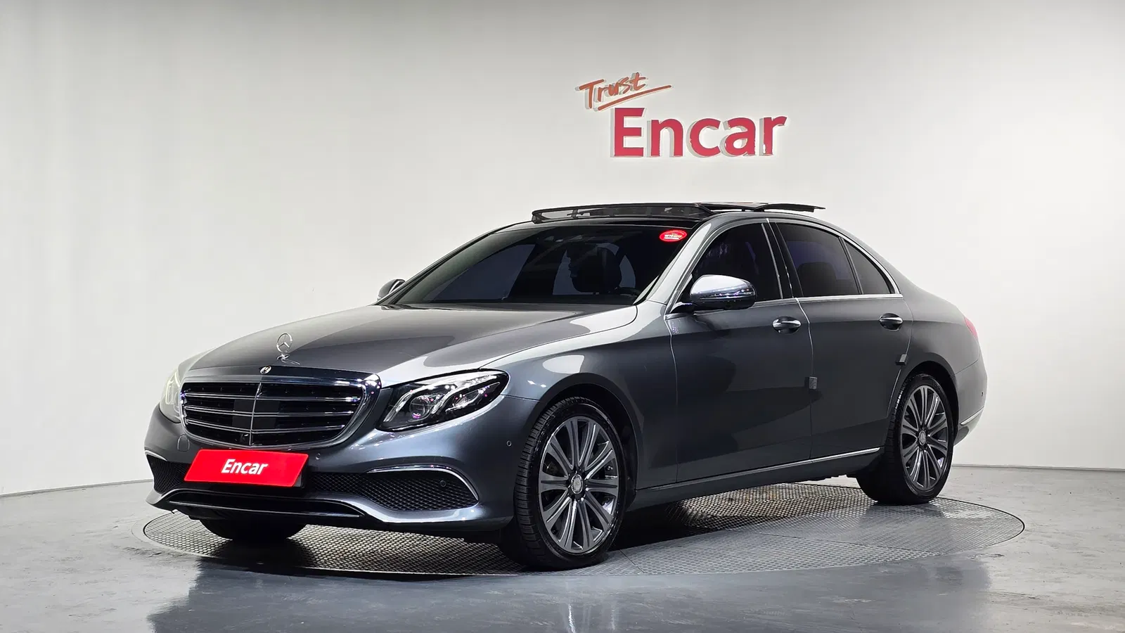 Mercedes-Benz Classe E E400 4MATIC Exclusive (W213) 2017 — photo 1 sur 20