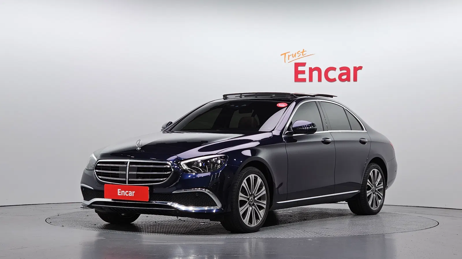 Mercedes-Benz Classe E E300e 4MATIC Exclusive (W213) 2023 — photo 1 sur 8