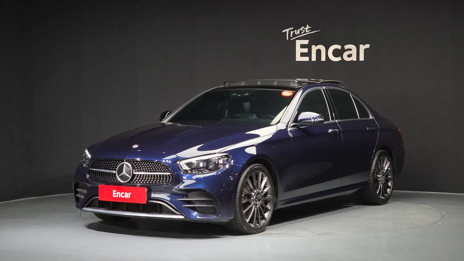 Mercedes-Benz Classe E AMG Line · E350 4MATIC (W213) 2021 — photo 1 sur 37
