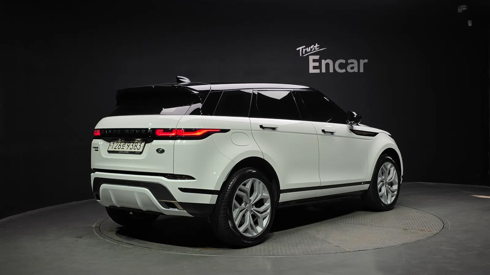 Land Rover Range Rover Evoque 2e génération D180 R-Dynamic SE 2020 — photo 1 sur 34