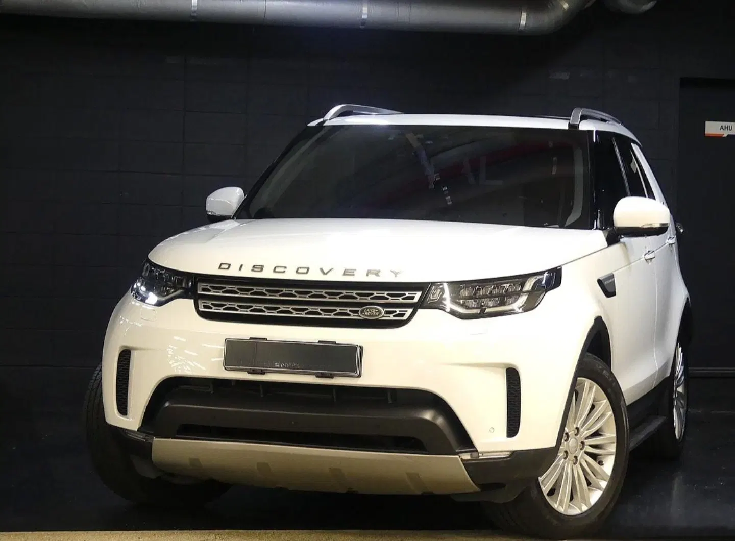 Land Rover Discovery 5 3.0 TD6 HSE Luxury 2017 — photo 1 sur 26