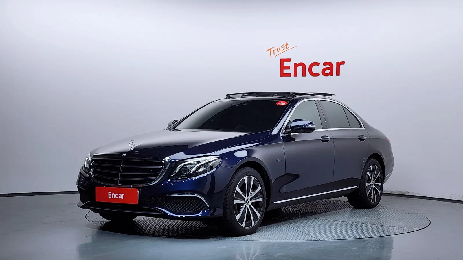 Mercedes-Benz Classe E E300e Exclusive (W213) 2019 — photo 1 sur 20
