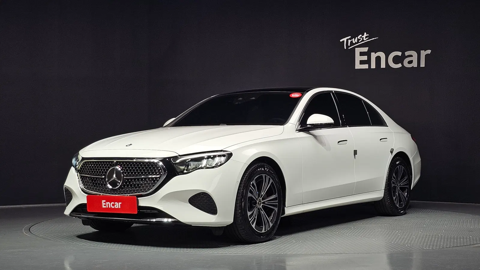 Mercedes-Benz Classe E E200 Avantgarde (W214) 2026 — photo 1 sur 35