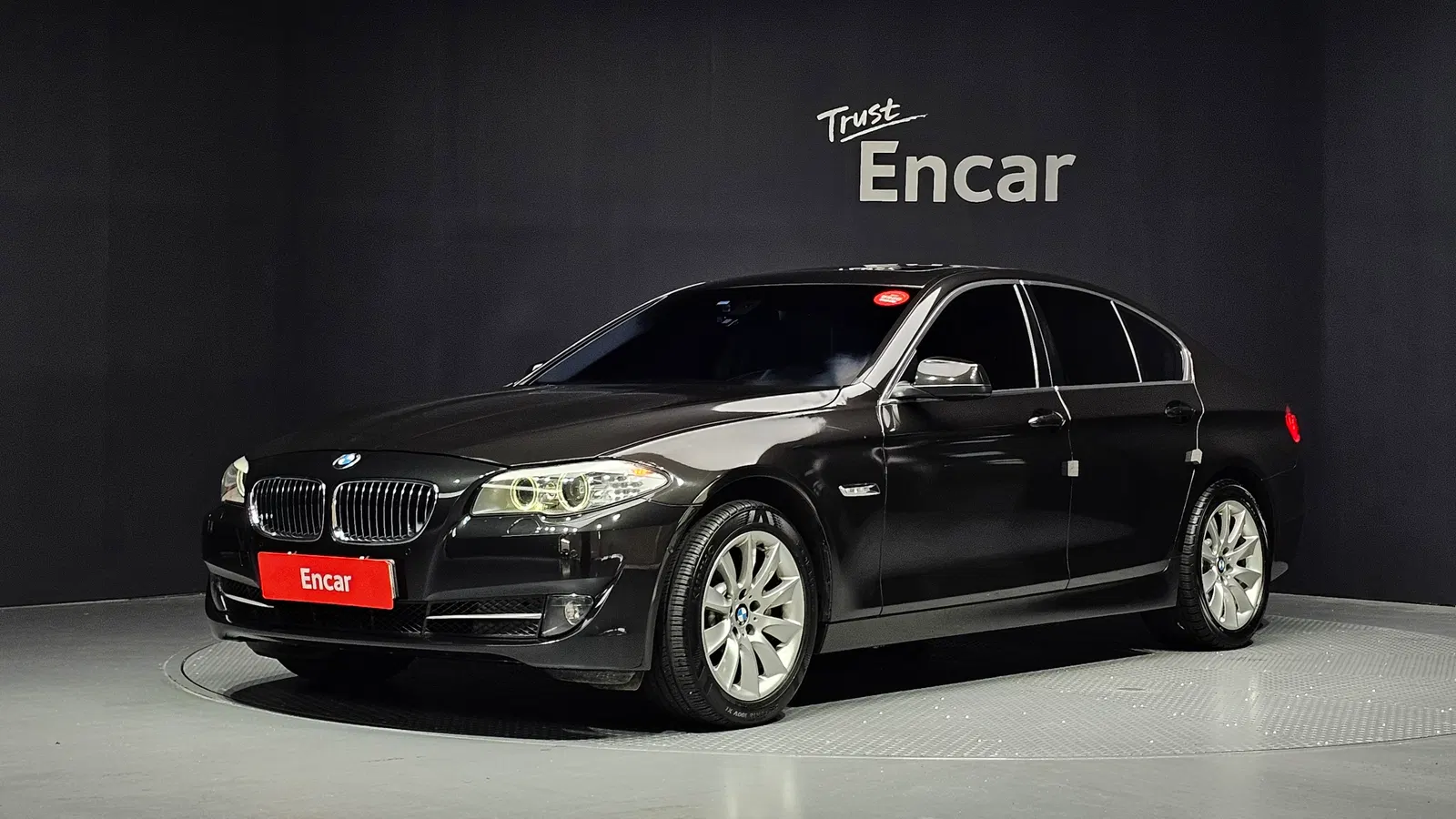 BMW Série 5 (F10) 528i 2013 — photo 1 sur 20