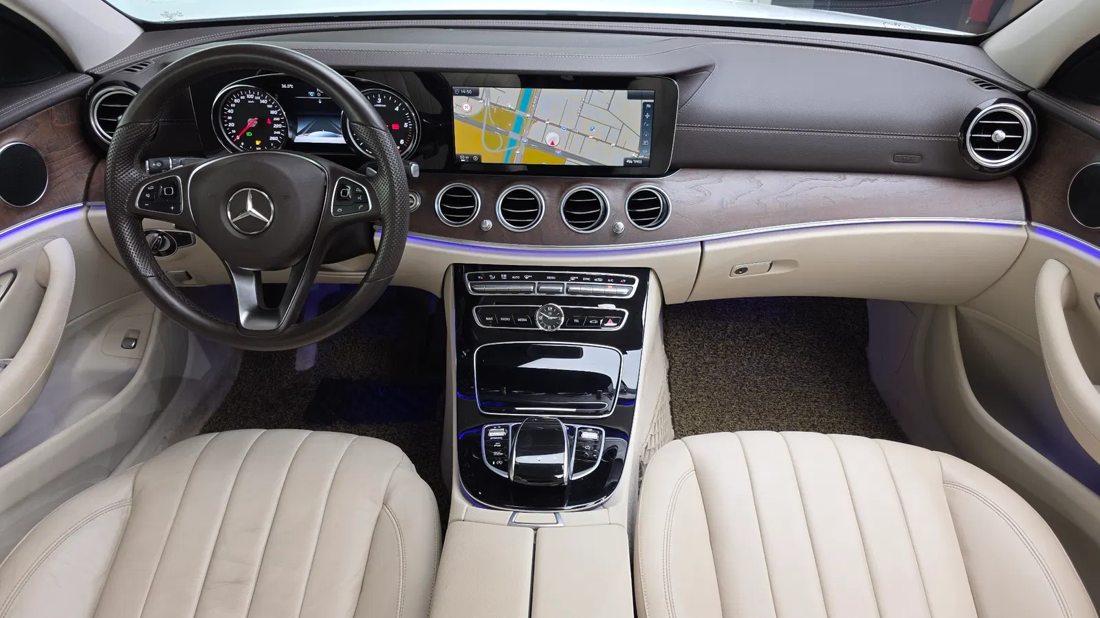 Mercedes-Benz Classe E E220d Exclusive (W213) 2017 — photo 1 sur 26