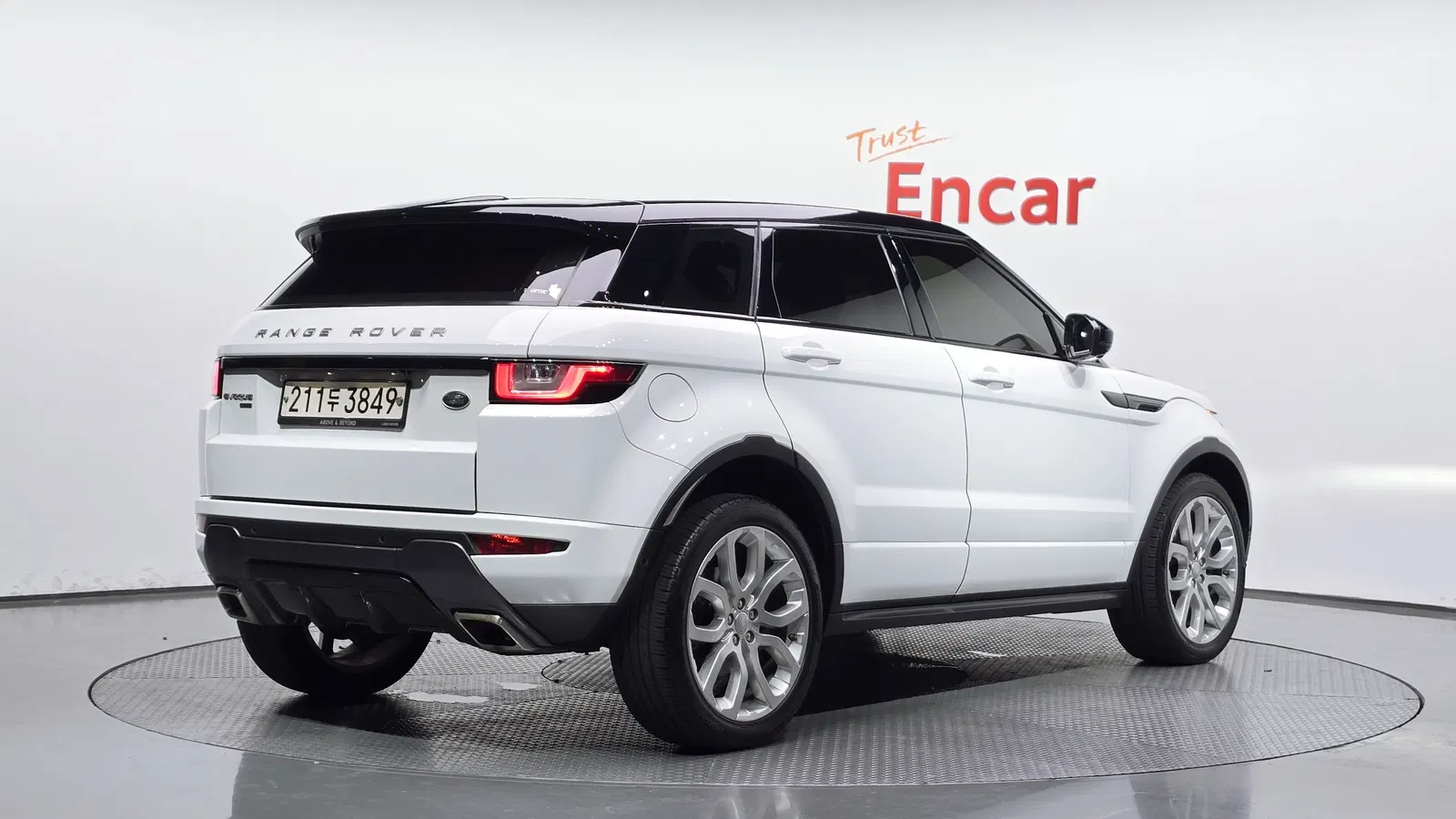 Land Rover Range Rover Evoque 2.0 TD4 HSE Dynamic 2018 — photo 1 sur 33