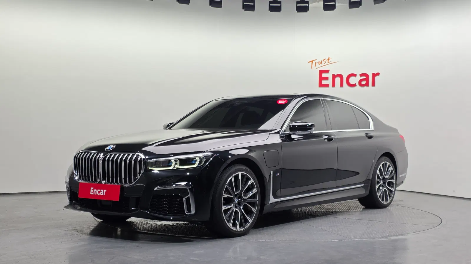 BMW Série 7 (G11) 745e iPerformance M Sport 2021 — photo 1 sur 20