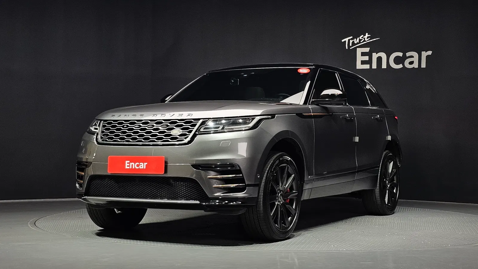 Land Rover Range Rover Velar 3.0 D300 R-Dynamic SE 2018 — photo 1 sur 20