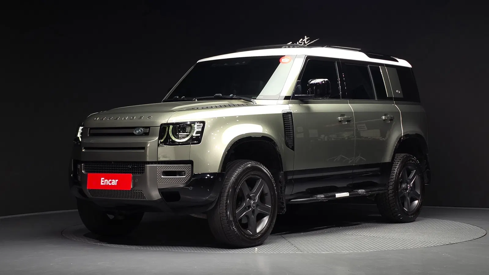 Land Rover Defender (L663) 110 P300 X-Dynamic SE 2022 — photo 1 sur 32