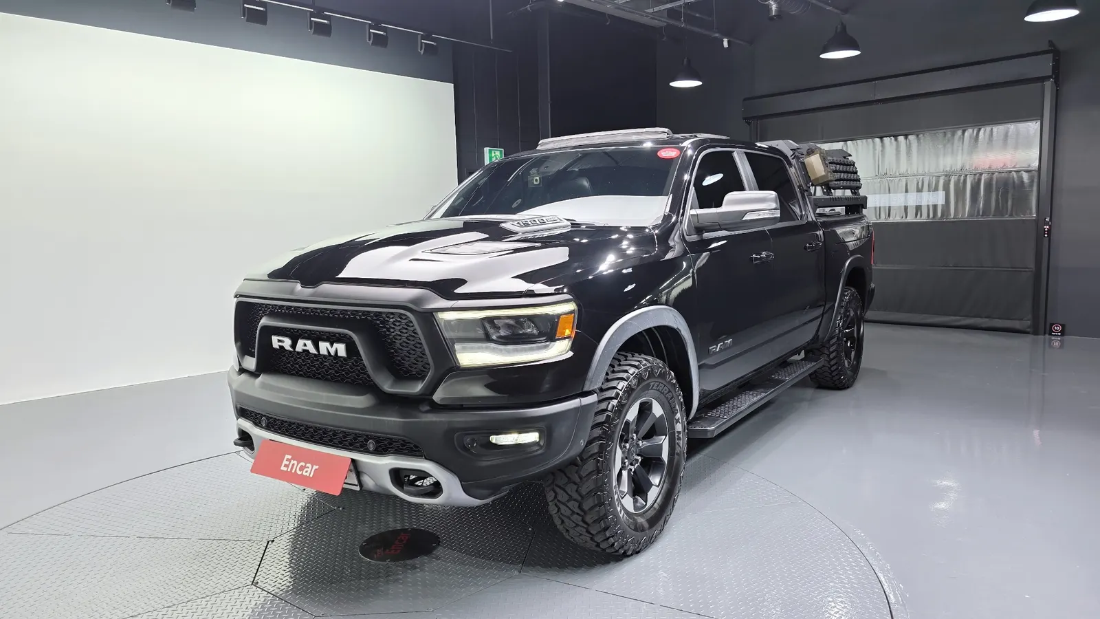 Dodge RAM Pickup 5.7 2020 — photo 1 sur 43
