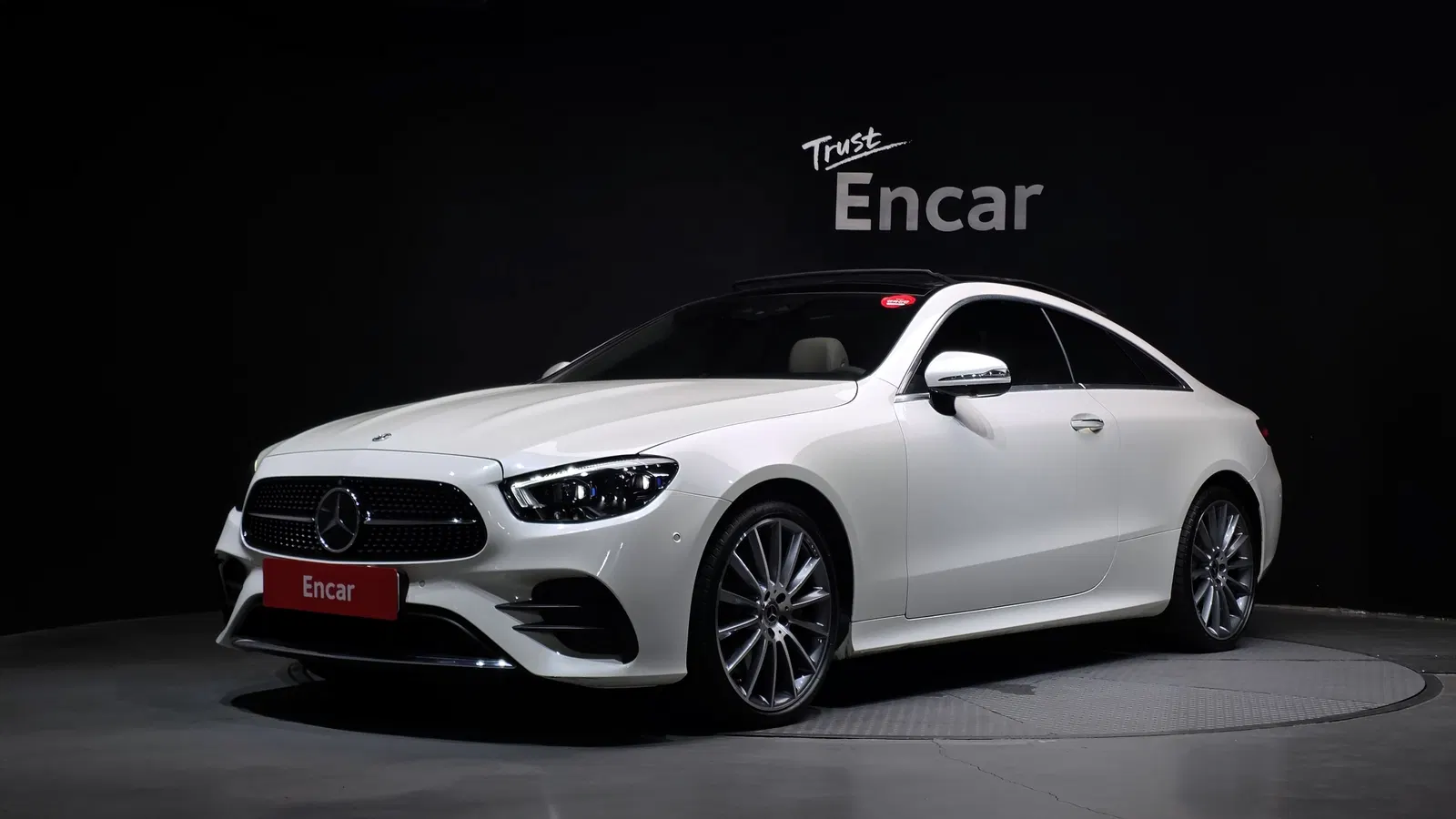 Mercedes-Benz Classe E E450 4MATIC Coupé (W213) 2021 — photo 1 sur 32