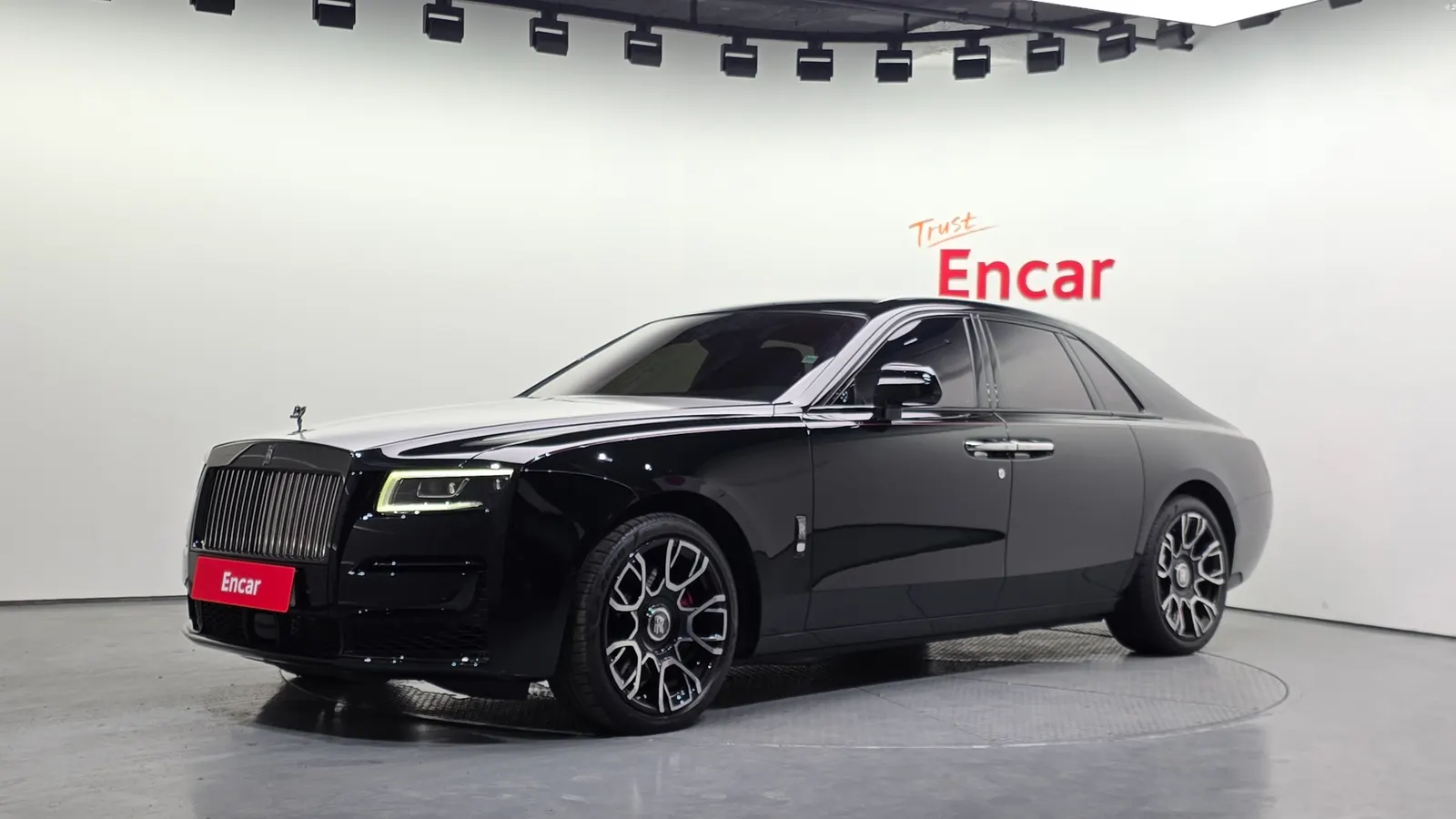Rolls-Royce Ghost 2e génération 6.7 V12 Black Badge 2023 — photo 1 sur 20