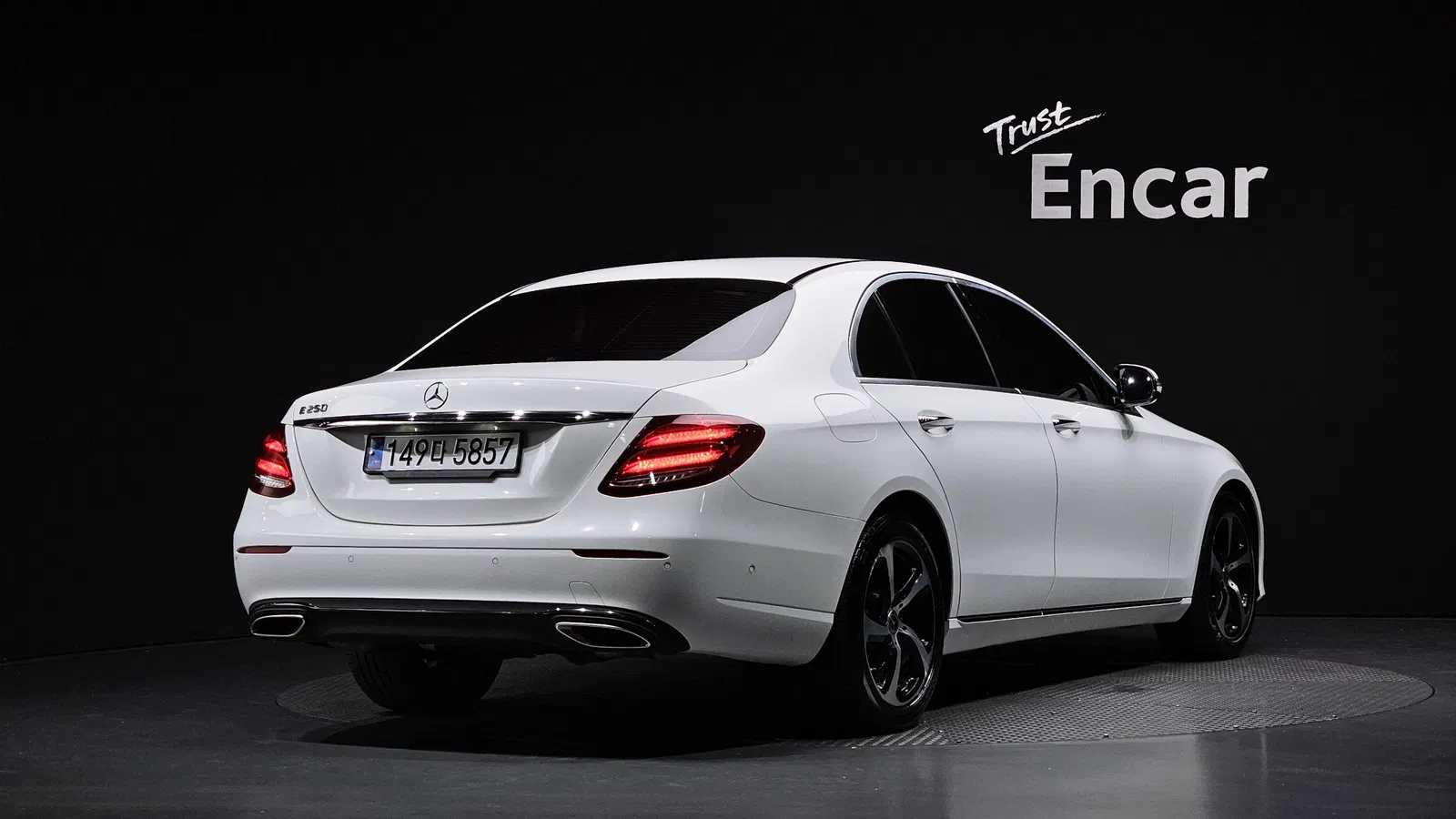 Mercedes-Benz Classe E E250 Avantgarde (W213) 2020 — photo 1 sur 30
